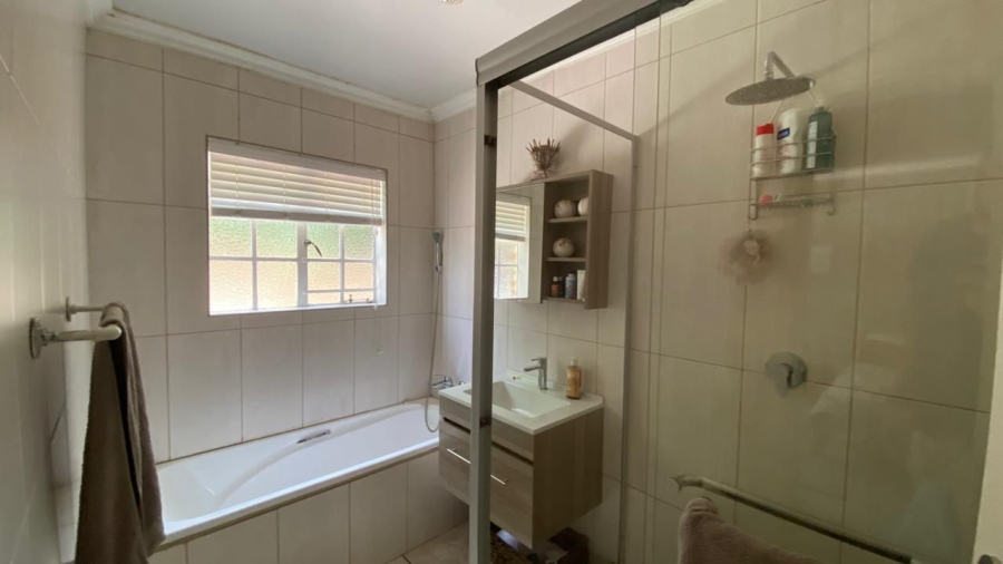 4 Bedroom Property for Sale in Pentagon Park Free State